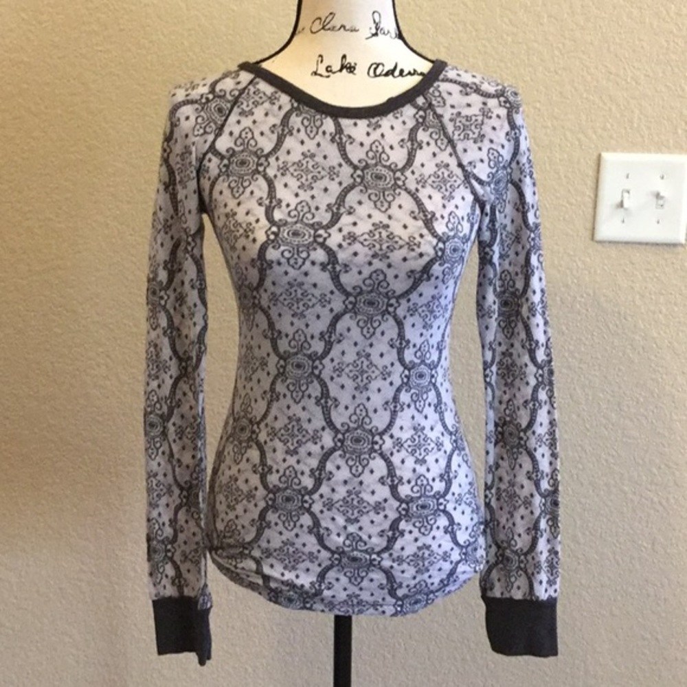 Thin grey and white thermal shirt